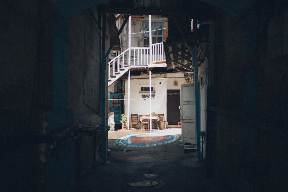 hidden Korea village alley traditional courtyard local travel