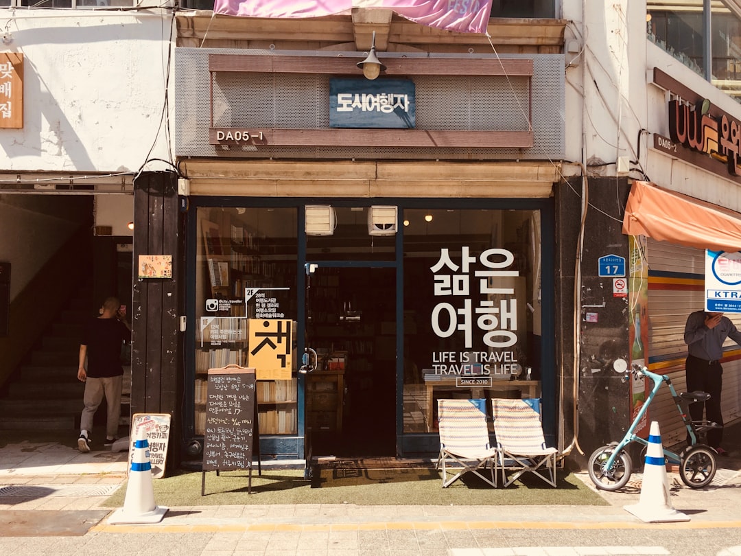 hidden local cafe alley cozy interior Korea