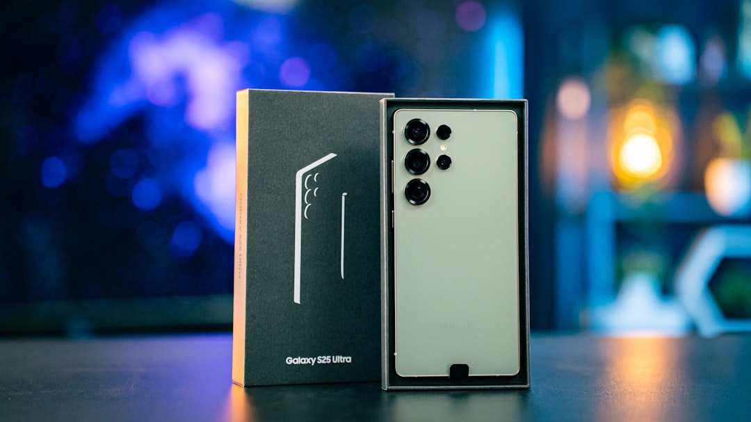 Samsung Galaxy S25 Ultra unboxing, S Pen setup