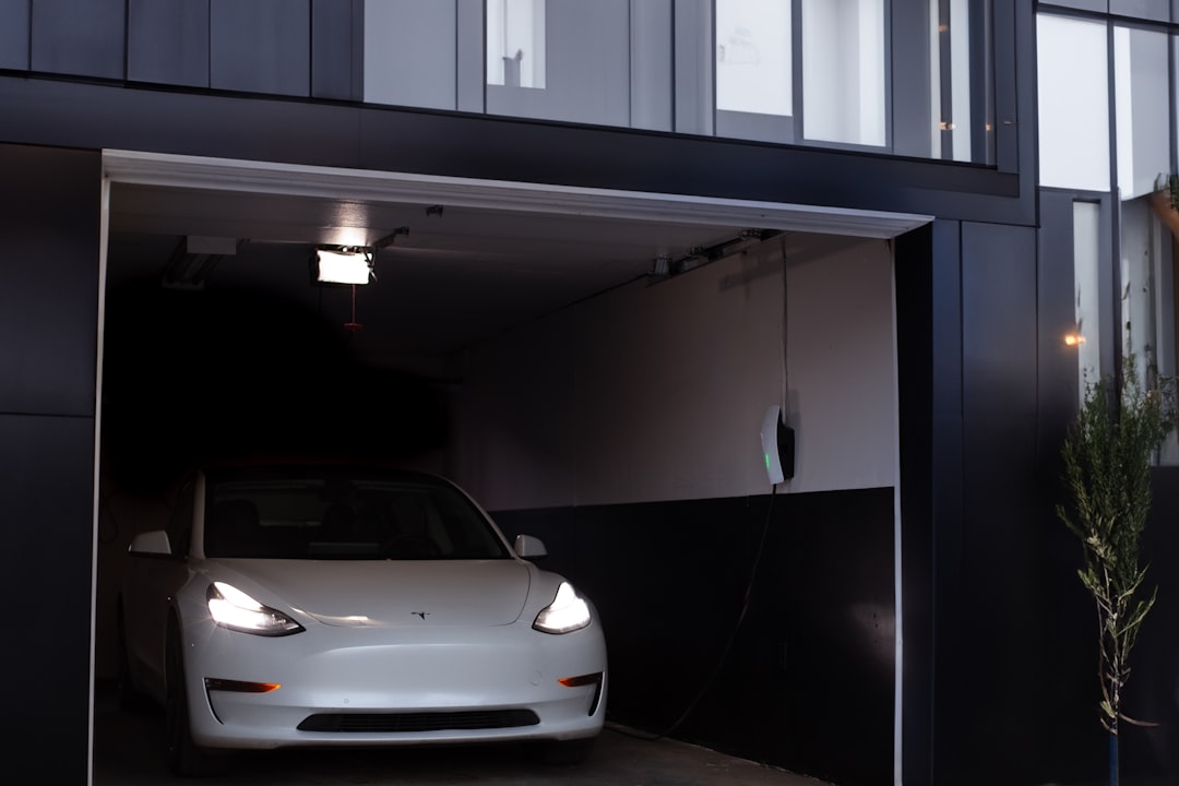home battery storage solar system Tesla Powerwall, solar energy monitoring app dashboard