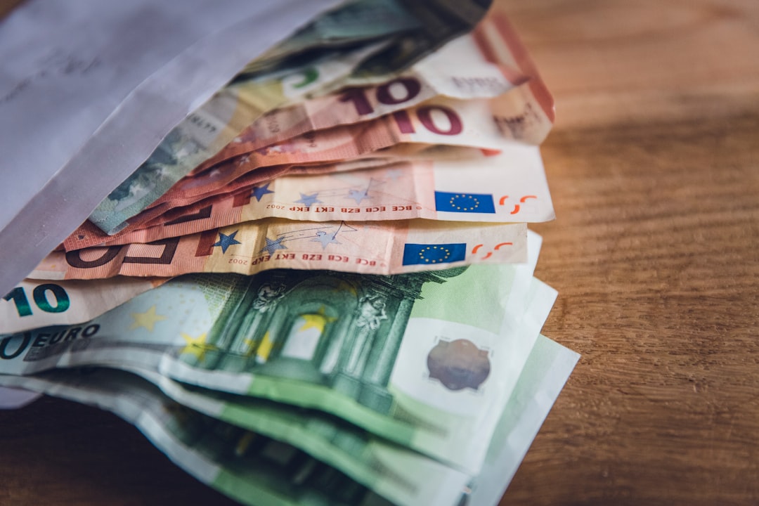 currency exchange rate board, foreign money travel wallet