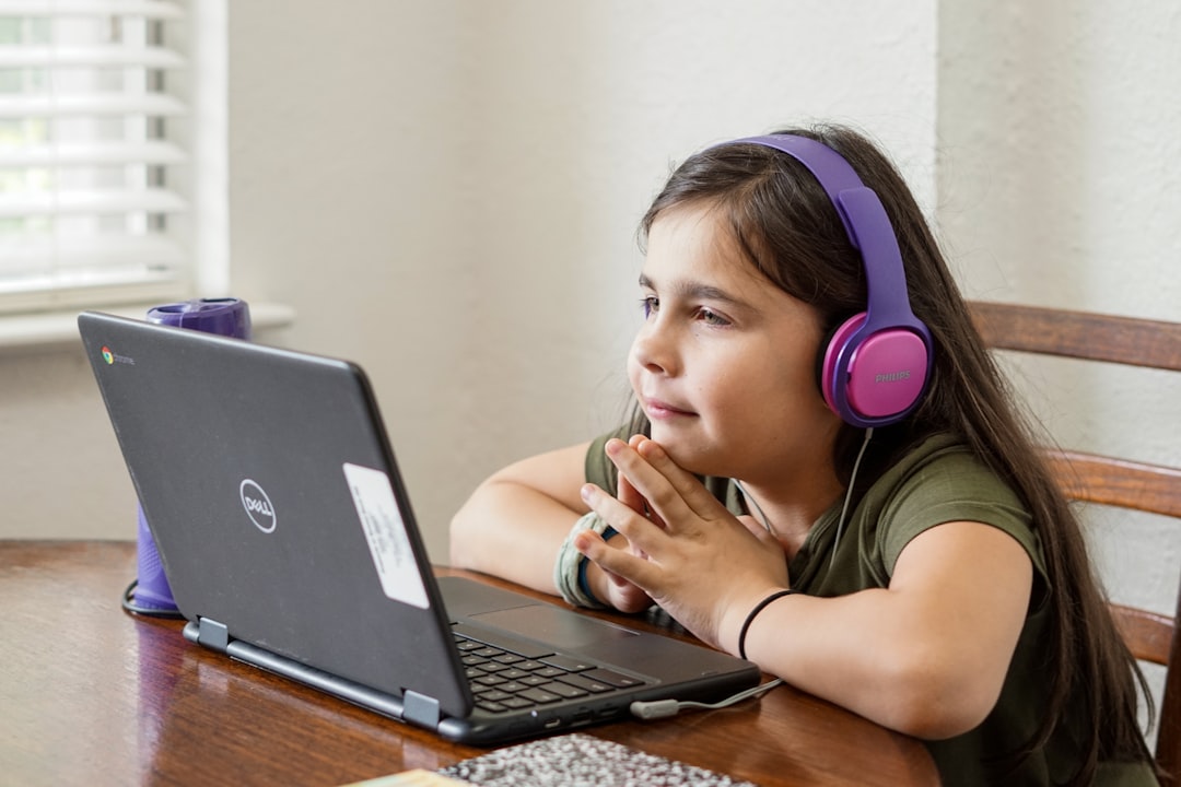 child coding education, elementary school programming, kids learning computer